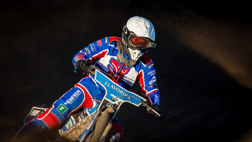 Gislaved, SVERIGE - 14 May 2024 : Vargarna Jakub Miskowiak under matchen i Bauhausligan mellan Lejonen och Vargarna på OnePartnerGroup Arena den 14 May i Gislaved ( Foto: Douglas Svalin / SarnehedPhoto )  Nyckelord Keywords: Speedway, Bauhausligan, Lejonen, Vargarna, ESS, Elitserien, Bauhausligan, Elitspeedway, hemmamatch, fans, publik ***Betalbild***