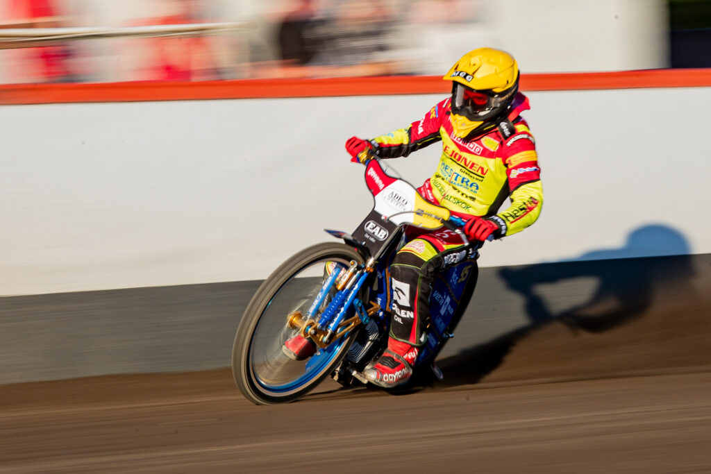 Motala, SVERIGE - 20 maj 2025 : Lejonens Bartosz Zmarzlik under speedwaymatchen i Bauhausligan mellan Piraterna och Lejonen på Skrotanders Arena den 20 maj 2025 i Motala ( Foto: Emil Särnehed / SarnehedPhoto )  Nyckelord Keywords: Speedway, Bauhausligan, Piraterna, Lejonen, ESS, Elitserien, Elitspeedway, ***Betalbild***