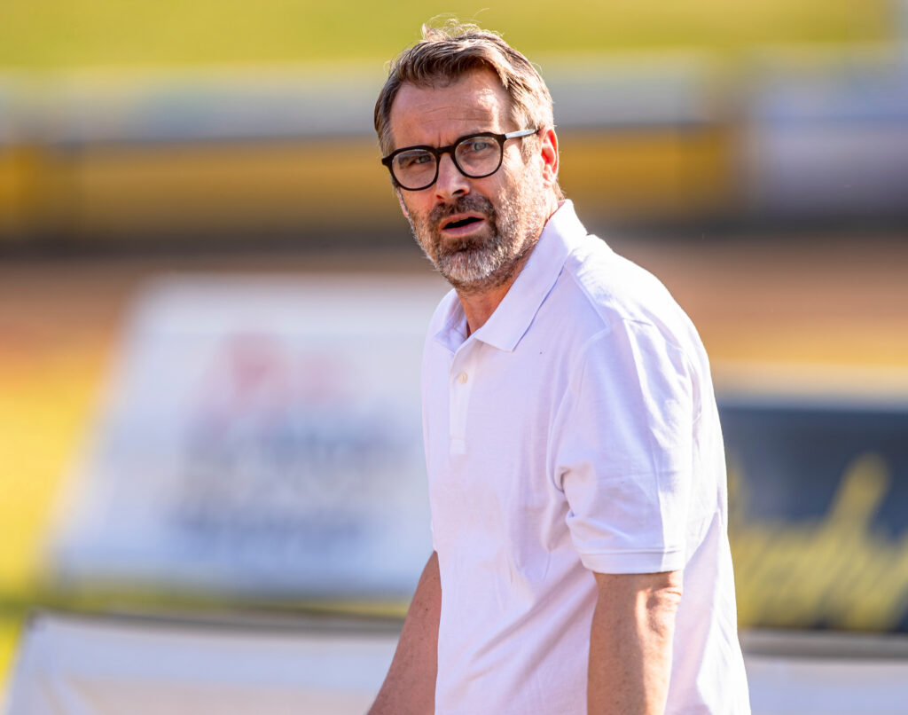 Kumla, SVERIGE - 30 June 2022 : Cmore kommentator Stefan Klemetz innan matchen i Elitserien mellan Indianerna och Piraterna på Glottra Skog Arena den 30  June i Kumla ( Foto: Emil Särnehed / SarnehedPhoto )  Nyckelord Keywords: Speedway, Elitserien, Indianerna, Piraterna, ESS, Elitserien, publik, Derby, ***Betalbild***
