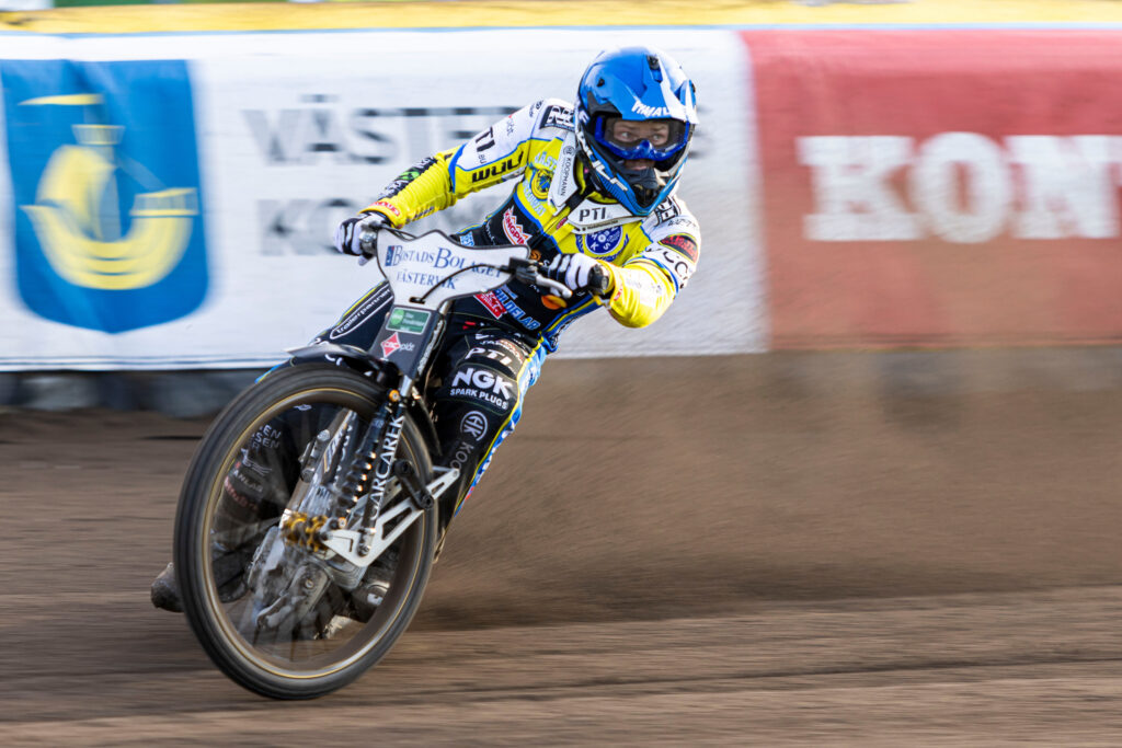 Västervik, SVERIGE - 13 maj 2025:
Västervik Mads Hansen   under matchen i BAUHAUS-ligan mellan Västervik och Dackarna på Hejla Arena den 13 maj i Västervik
( Foto: Peter Holm / SarnehedPhoto )  Nyckelord Keywords: Speedway, BAUHAUS-ligan, Västervik, Dackarna