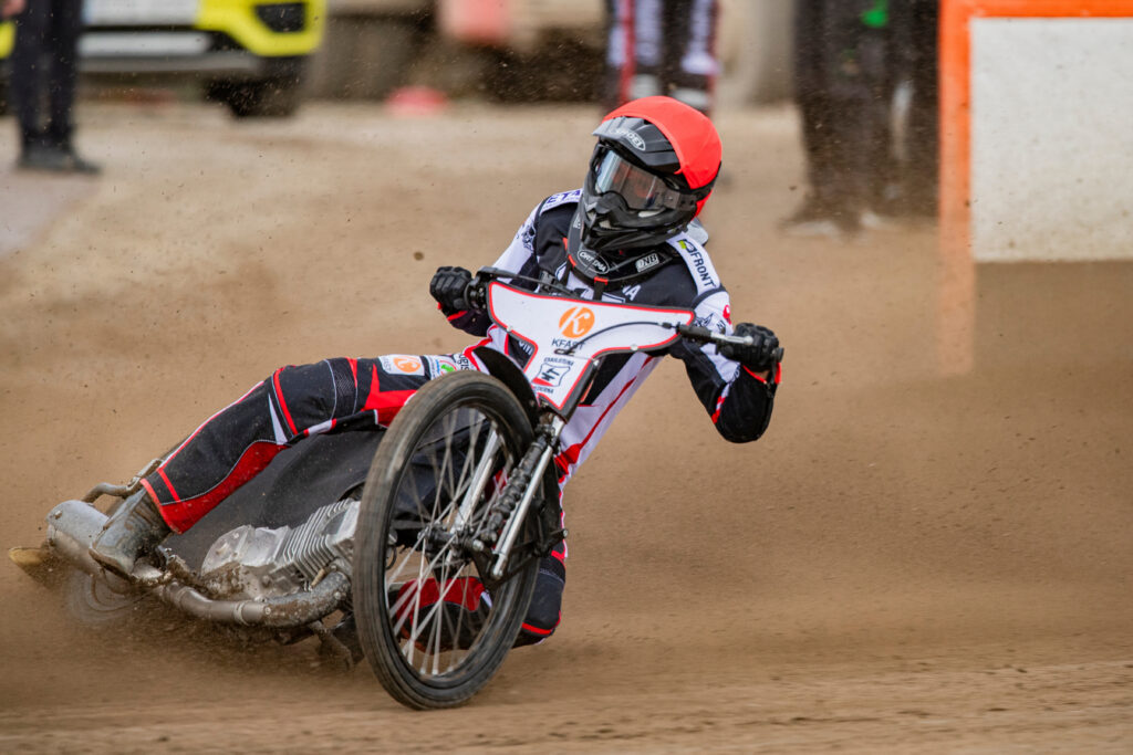 Eskilstuna, SVERIGE - 20 maj 2025 : Smedernas Maksym Drabik under speedwaymatchen i Bauhausligan mellan Smederna och Indianerna på Eskilstuna Motorstadion den 20 maj 2025 i Eskilstuna ( Foto: Emil Särnehed / SarnehedPhoto )  Nyckelord Keywords: Speedway, Bauhausligan, Smederna, Indianerna, ESS, Elitserien, Elitspeedway, ***Betalbild***